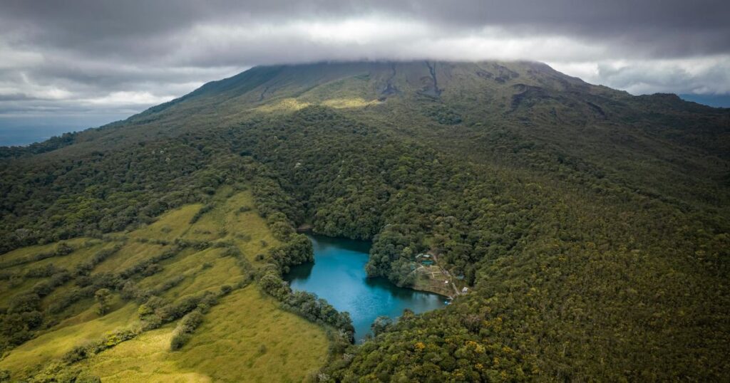 arenal volcano